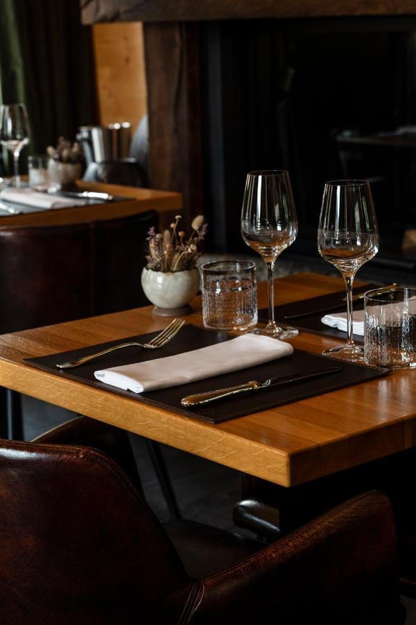 Hotel-Restaurant Valrose Γκστάαντ Εξωτερικό φωτογραφία